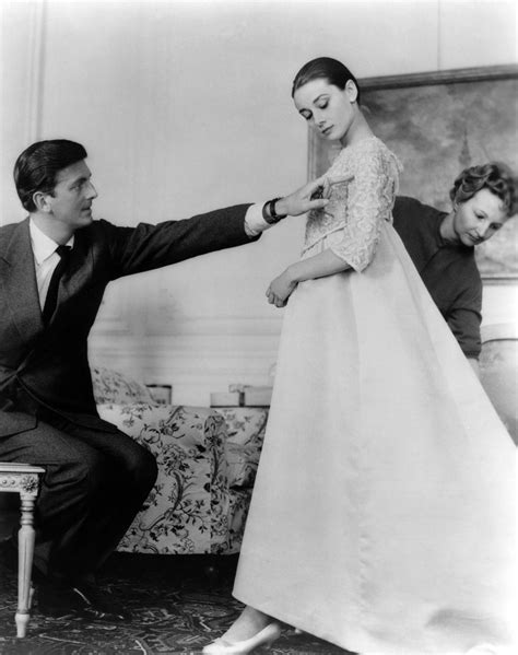 maakte hubert de givenchy voor audrey hepburn|when was Givenchy founded.